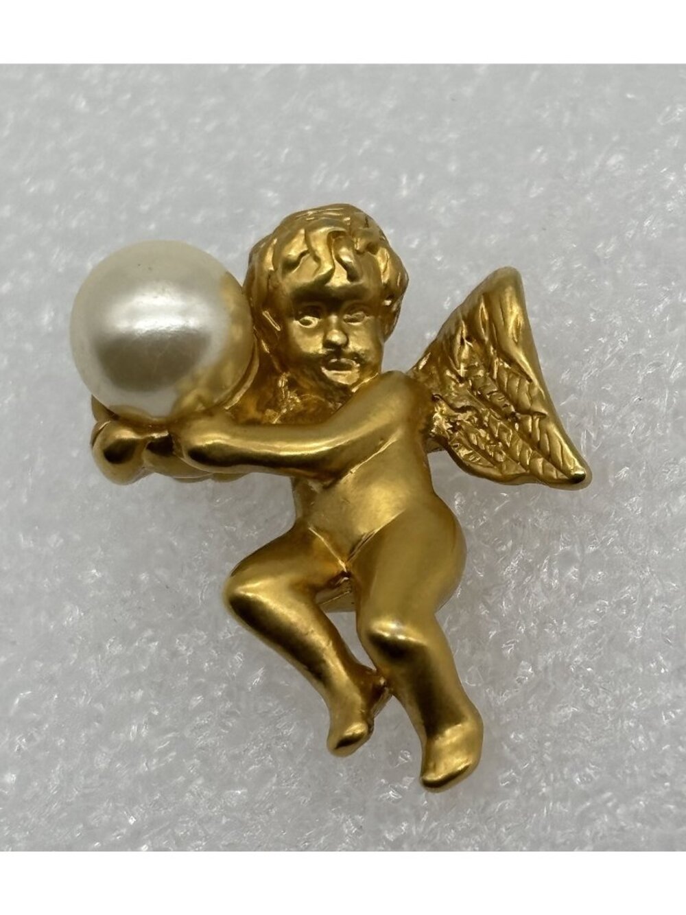 Vintage Avon Angel Cherub Holding Faux Pearl Lapel Pin Matte Gold Tone 3D Signed